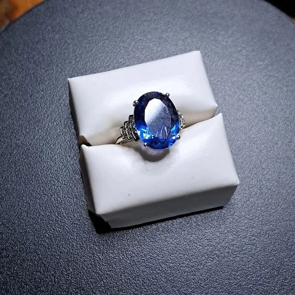 Color Change Fluorite & White Zircon Ring. - Picture 5 of 10